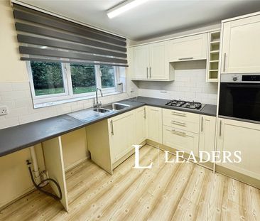 4 bedroom house to rent Hadleigh Close, Westbury Park, Newcastle Un... - Photo 6