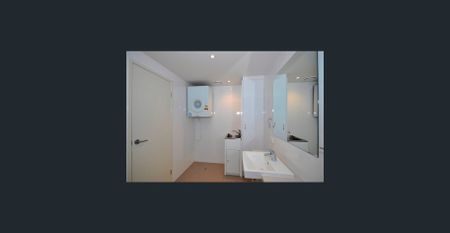 Luxury 77m² 2-Bedroom Apartment with Large Kitchen - Available 11th Dec - Photo 3