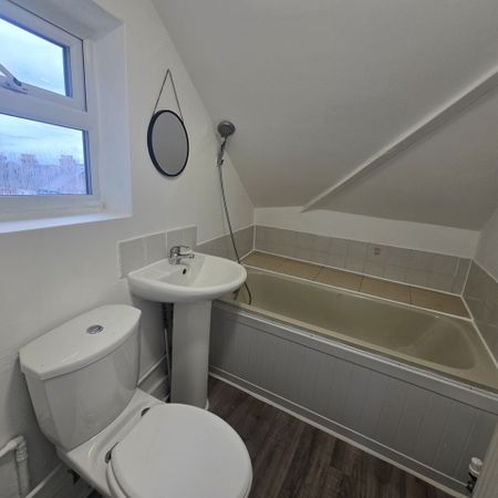 1 Bed Flat, Eardley Road, SW16 - Photo 3