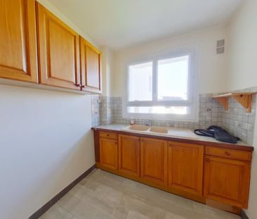 Location Appartement 3 pièces 65m² LOUDUN 86200 - Photo 4