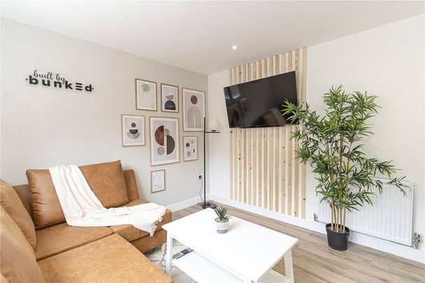 4 bedroom semi-detached house to rent - Photo 1