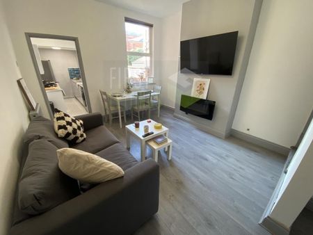 3 bedroom terraced house to rent - Photo 4