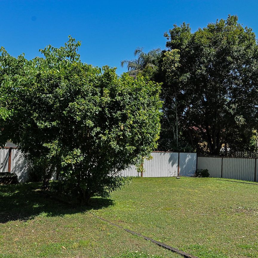 14 Matthews Parade, Point Clare. - Photo 1