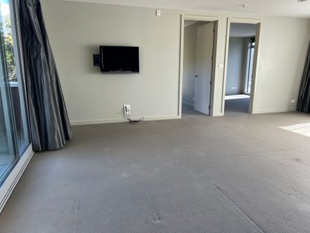 2 Bedroom Upstairs Apartment - 9a Tussock Lane - Photo 3