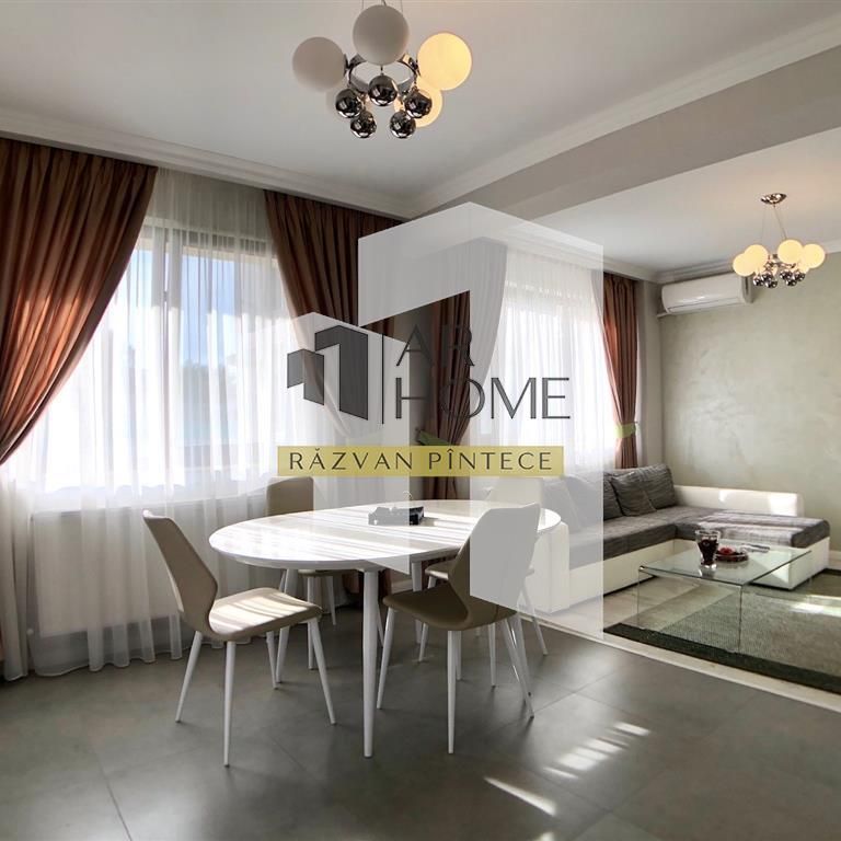 Vila de lux, 3 camere, curte proprie, zona Albert, Ploiesti - Photo 1