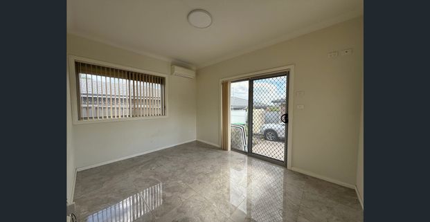 Prime Location 1-Bedroom Studio | Only steps away from Cabramatta shops! - Photo 1