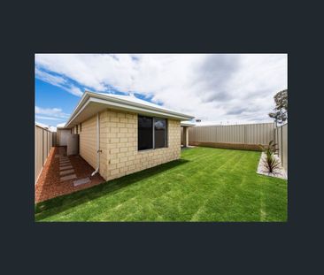 38 Sharperton Meander, Dudley Park WA 6210 - House For Rent | Domain - Photo 4
