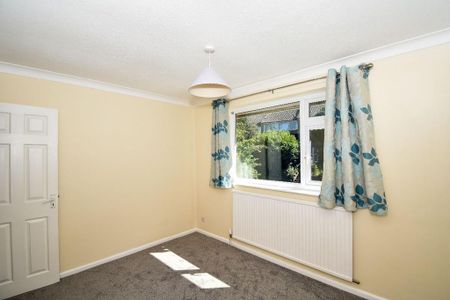 4 bedroom detached house to rent - Photo 3