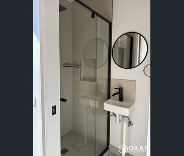 Beautiful Double Storey Townhome For Lease in Truganina - Photo 1