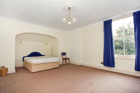 4 bedroom apartment to rent - Photo 4