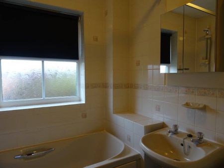 3 bedroom House to rent - Photo 4