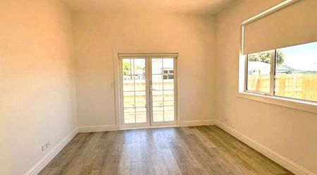 THREE BEDROOMS - JAMES STREET - WHAKATANE - Photo 3