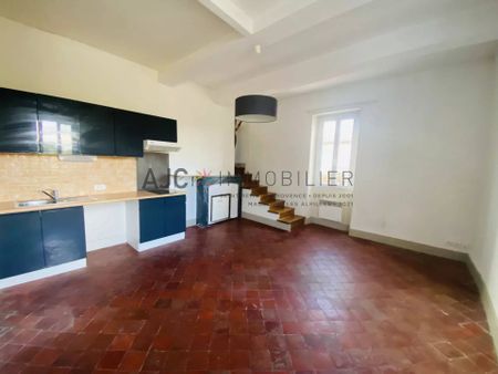 APPARTEMENT T2 - CENTRE VILLE - Photo 2