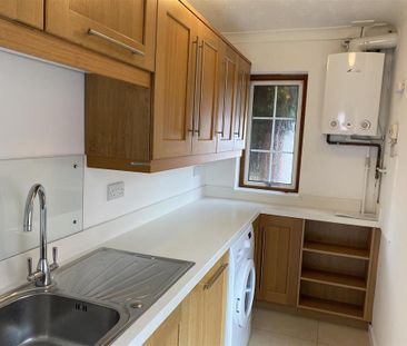 4 bedroom detached house to rent - Photo 5