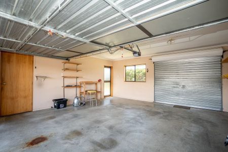 A Cosy 3BR Home in Terrace End! - Photo 2