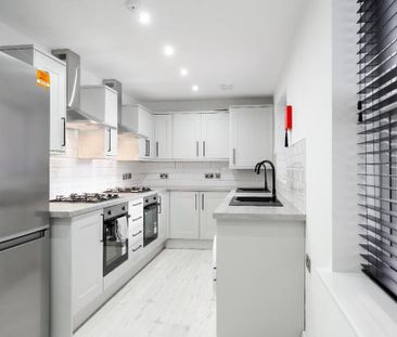 1 bedroom in a house share to rent - Photo 4