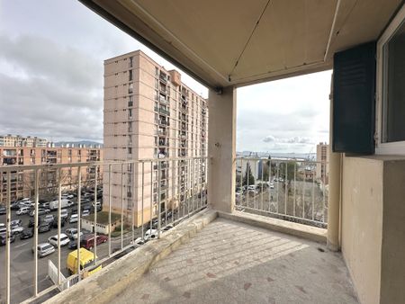 Location Appartement 3 pièces 62m² MARSEILLE 15ème - Photo 4