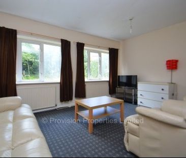 4 Bedroom Rentals in Leeds - Photo 5