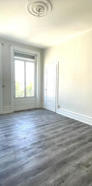 Location Appartement 3 pièces 115m² ST ETIENNE 42000 - Photo 1