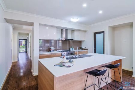 “WALKING DISTANCE TO ALL AMENITIES - Heart of Craigieburn!” - Photo 5