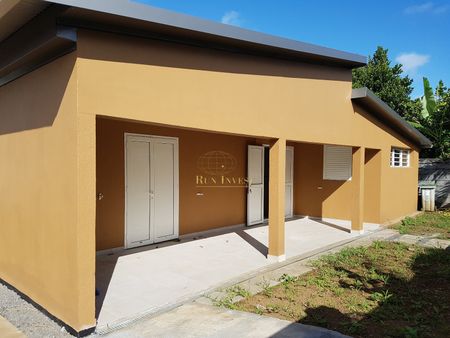 Location Maison 4 pièces 76m² ST BENOIT 97470 - Photo 5