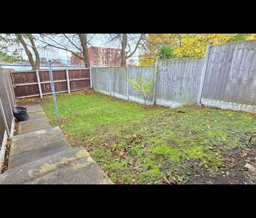 3 Bed Terraced House, Lovell Park View, LS7 - Photo 1