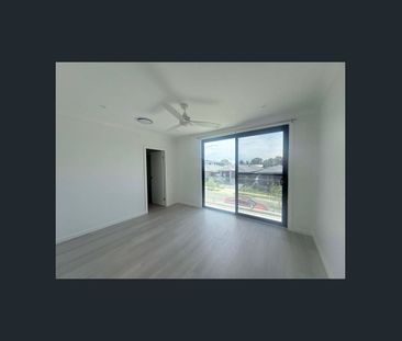 5 Bedrooms Brand New House for Rent in Airds - Photo 4