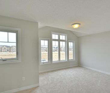 For Lease - 16 Mclean Avenue, Collingwood, Ontario - Photo 4