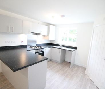 3 bedroom semi-detached house to rent - Photo 1