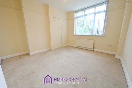 Royal Crescent , Fenham - Photo 4