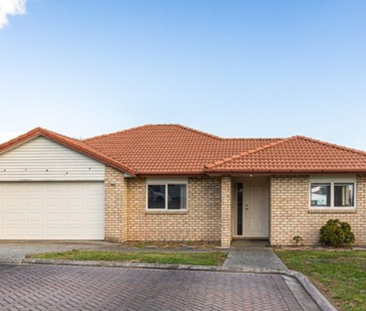 Stunning 4BR Family Home in Flat Bush - Photo 3