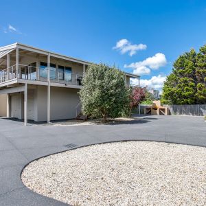 Grand home with views for days - Photo 3