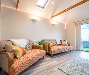 Modernised property in the heart of Cathays - Photo 2