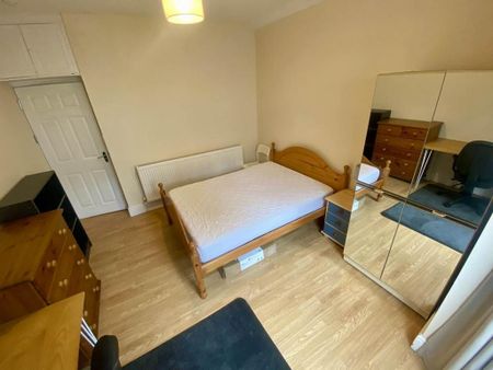 6 bedroom house to rent - Photo 4