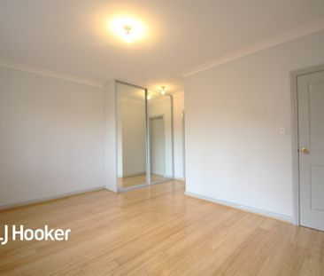 Spacous 4 bedroom Townhouse! - Photo 5