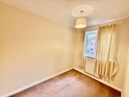 Two-bed home in Littleover with private rear garden, spacious lounge, fitted kitchen, off-road parking, and modern bathroom. Close to amenities in a popular location. Council Tax Band B. EPC rating C Offered by Property Options. Enquire now to view. - Photo 4