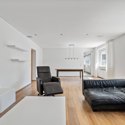 Dornbirn: 120 m² große Wohnung mit Loggia und Garage in zentrumsnaher Lage! - Photo 1