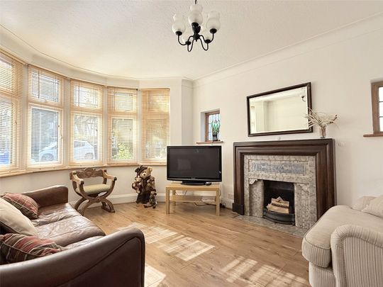 The Ridgeway, Mill Hill - Photo 1