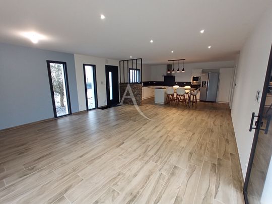 Location Maison 4 pièces 116m² - Photo 1