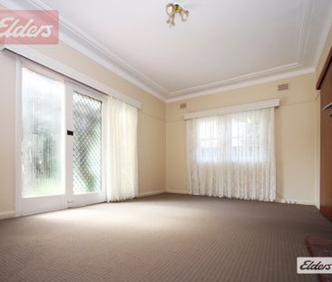 84 Flora Street - Photo 3