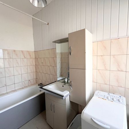 A louer T2 meublé de 33m² Secteur Mairie - Photo 4