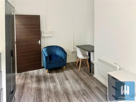 1 bedroom in a house share to rent - Photo 2