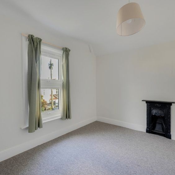 2 Bed Flat - Photo 1