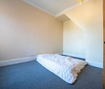 4 bedroom semi-detached house to rent - Photo 1