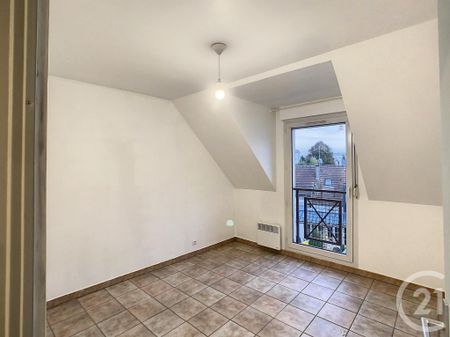 Location Appartement 4 pièces 95m² CREPY EN VALOIS 60800 - Photo 2