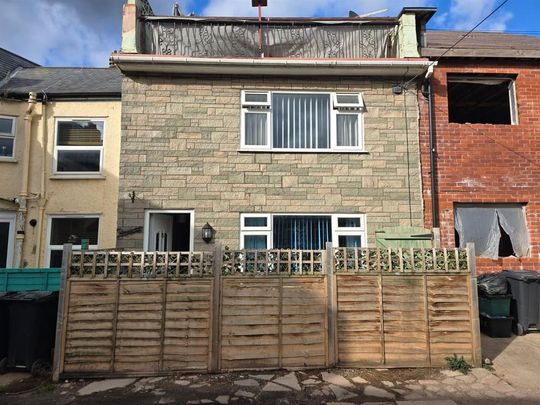 3 bedroom terraced house to rent - Photo 1