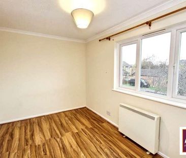 Bowmont Drive, Aylesbury, HP21 - Photo 3