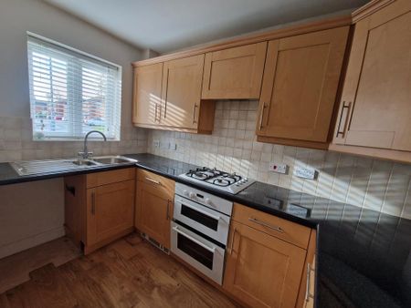 2 bedroom terraced house to rent - Photo 3