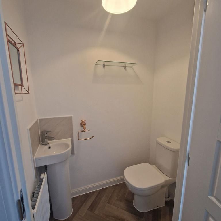 3 bedroom semi-detached house to rent - Photo 1