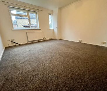 2 bedroom end of terrace house to rent - Photo 2